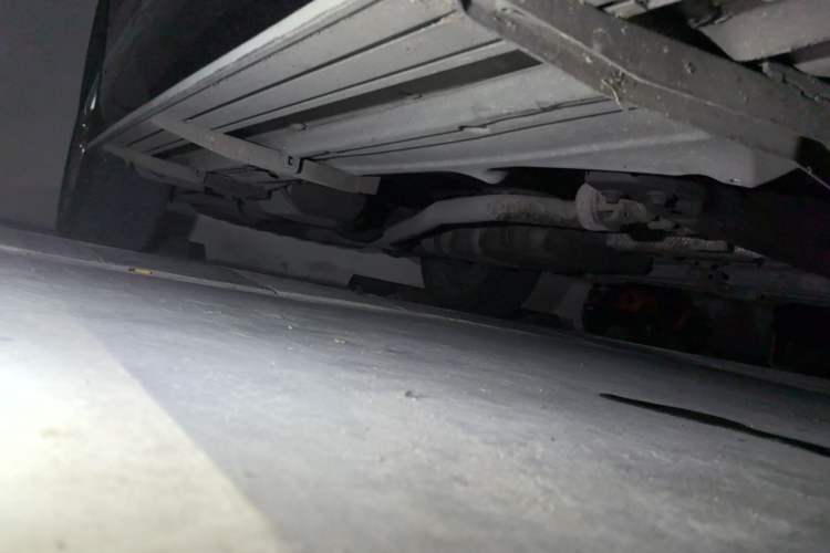 Used Volkswagen Touareg 2011 3.0 TDI Diesel Standard Version Chassis Front Right