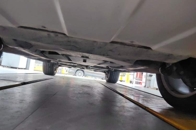 Used Volkswagen Touareg 2011 3.0 TSI Comfort Version Chassis Front
