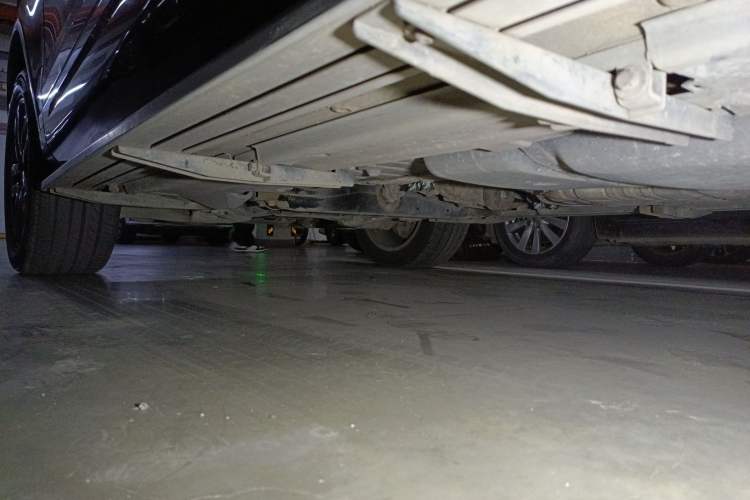 Used Volkswagen Touareg 2011 3.0 TSI Comfort Version Chassis Rear Left