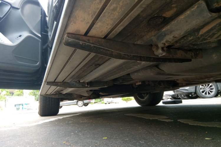 Used Volkswagen Touareg 2011 3.0 TSI Standard Version Chassis Rear Left