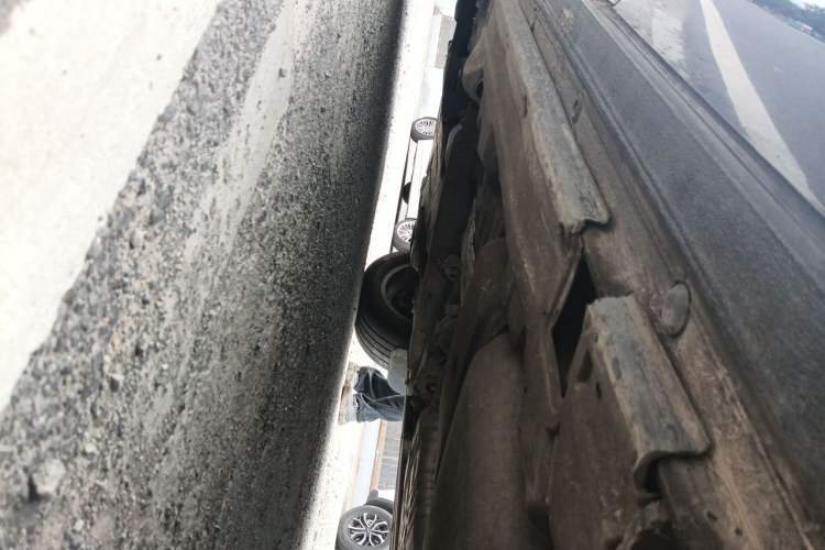 Used Volkswagen Touareg 2011 3.0 TSI Comfort Version Chassis Rear Left