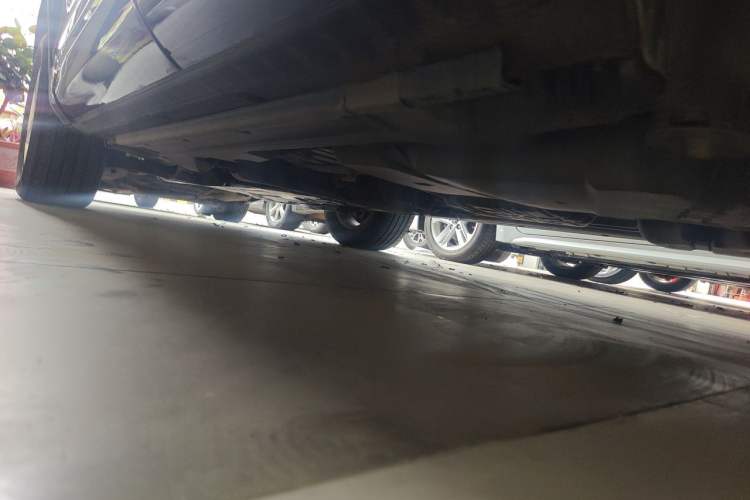 Used Volkswagen Touareg 2011 3.0 TSI Comfort Version Chassis Rear Left