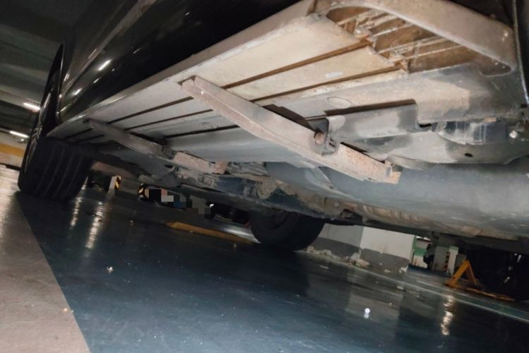 Used Volkswagen Touareg 2011 3.0 TSI Comfort Version Chassis Rear Left