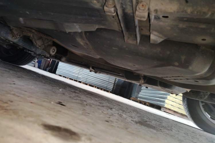Used Volkswagen Touareg 2011 3.0 TDI Diesel Comfort Version Chassis Rear Left