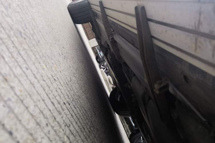 Used Volkswagen Touareg 2011 3.0 TSI Comfort Version Chassis Rear Left