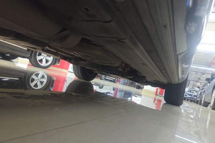 Used Volkswagen Touareg 2011 3.0 TSI Standard Version Chassis Rear Right