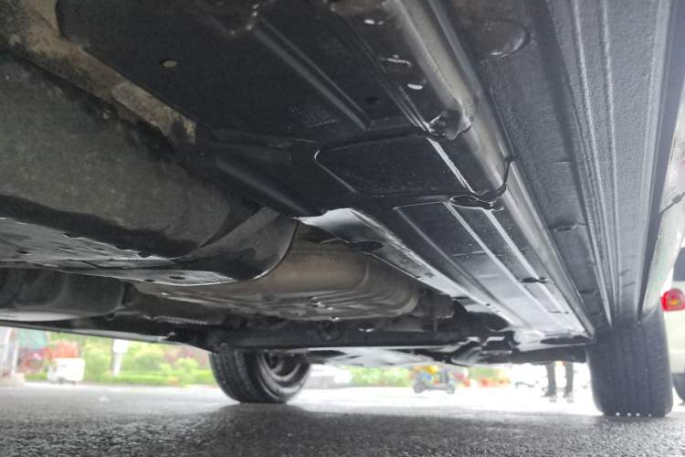 Used Volkswagen Touareg 2011 3.0 TSI Comfort Version Chassis Rear Right