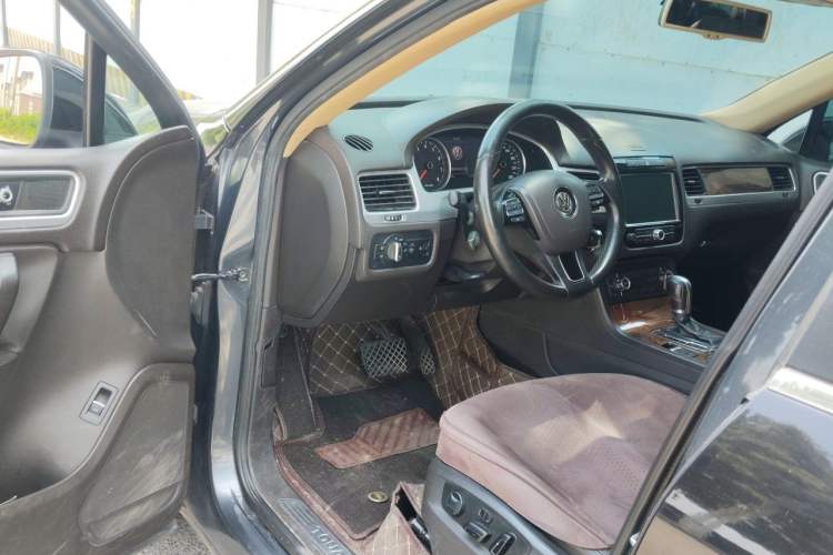 Used Volkswagen Touareg 2011 3.0 TSI Standard Version Driver Seat