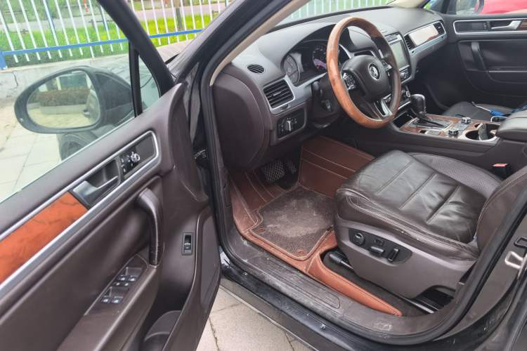 Used Volkswagen Touareg 2011 3.0 TSI Standard Version Driver Seat