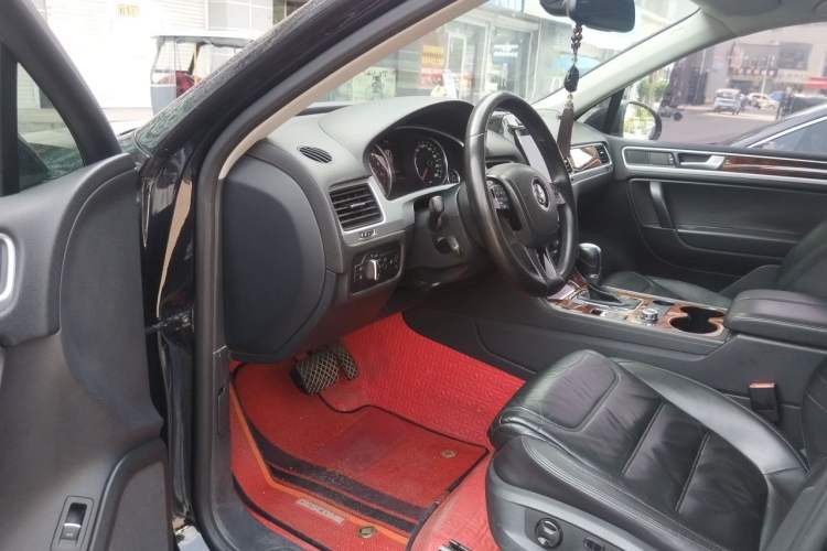 Used Volkswagen Touareg 2011 3.0 TSI Standard Version Driver Seat