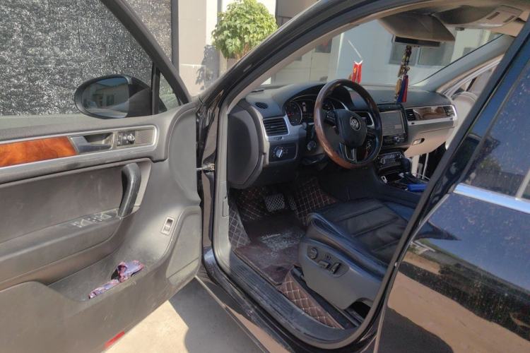 Used Volkswagen Touareg 2011 3.0 TDI Diesel Comfort Version Driver Seat