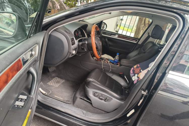 Used Volkswagen Touareg 2011 3.0 TSI Comfort Version Driver Seat