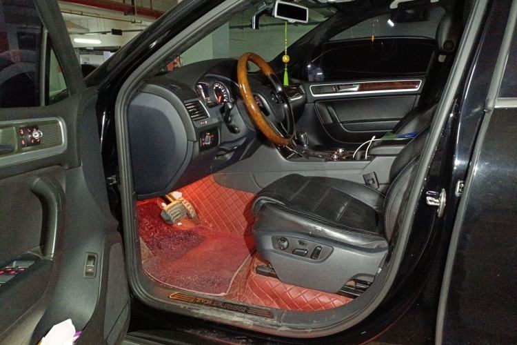Used Volkswagen Touareg 2011 3.0 TSI Comfort Version Driver Seat
