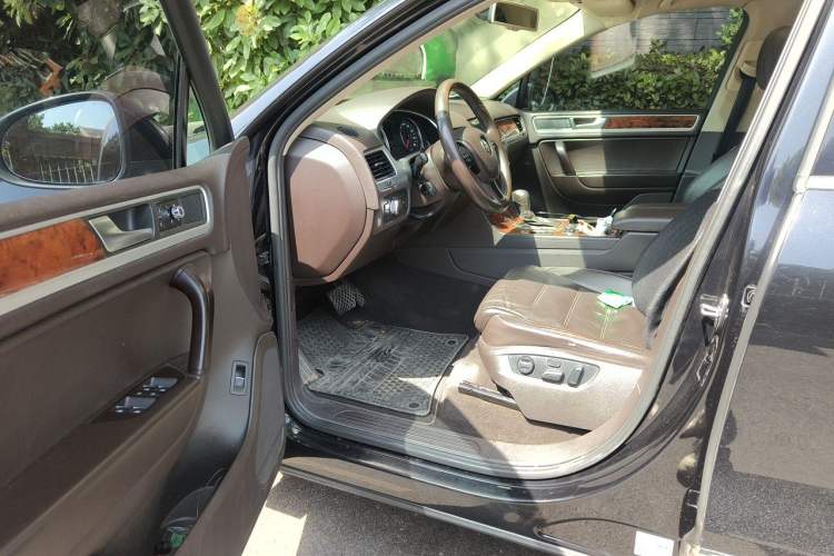 Used Volkswagen Touareg 2011 3.0 TSI Standard Version Driver Seat