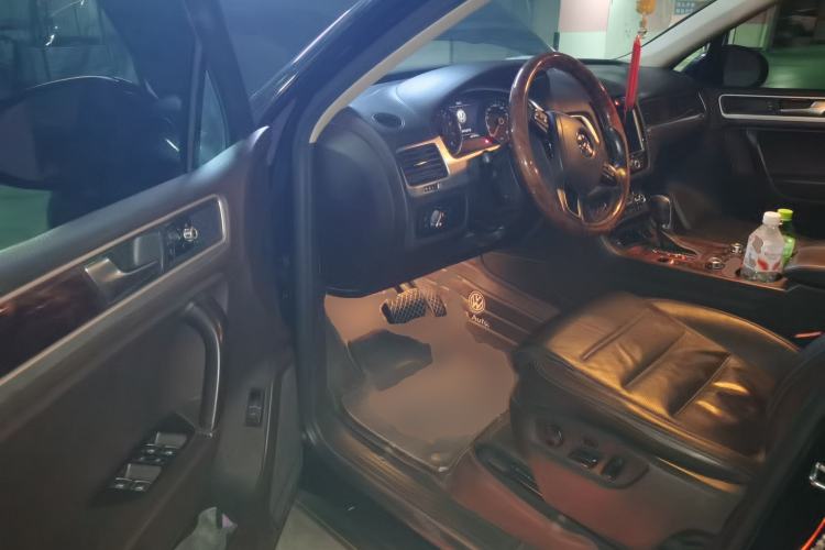 Used Volkswagen Touareg 2011 3.0 TSI Comfort Version Driver Seat