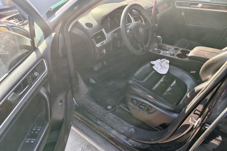Used Volkswagen Touareg 2011 3.0 TSI Standard Version Driver Seat