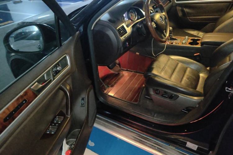Used Volkswagen Touareg 2011 3.0 TSI Luxury Edition Driver Seat