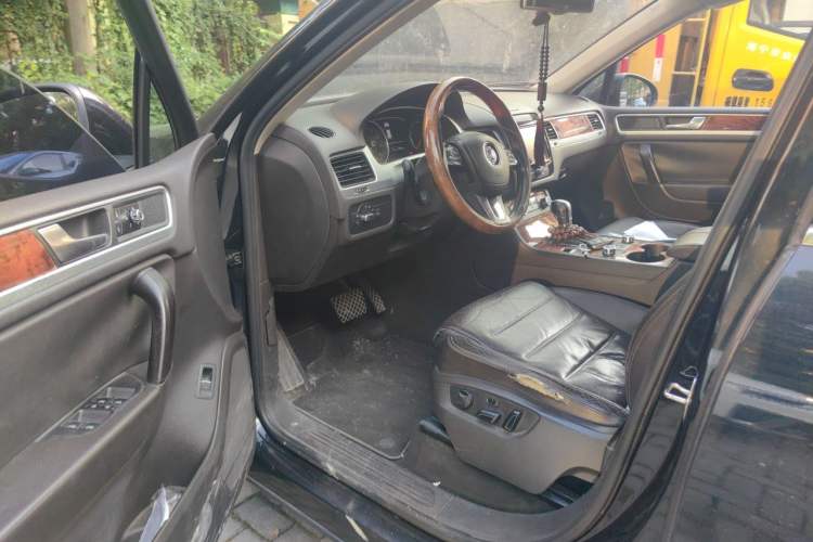 Used Volkswagen Touareg 2011 3.0 TSI Comfort Version Driver Seat
