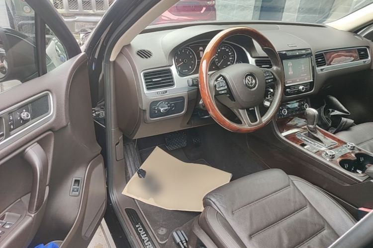 Used Volkswagen Touareg 2011 3.0 TSI Comfort Version Driver Seat