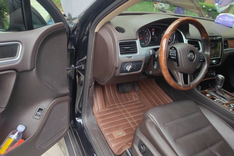 Used Volkswagen Touareg 2011 3.0 TSI Luxury Edition Driver Seat
