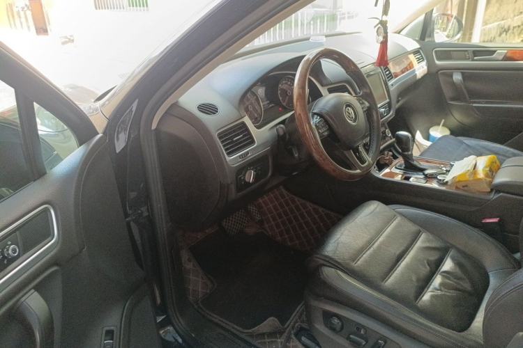 Used Volkswagen Touareg 2011 3.0 TSI Comfort Version Driver Seat