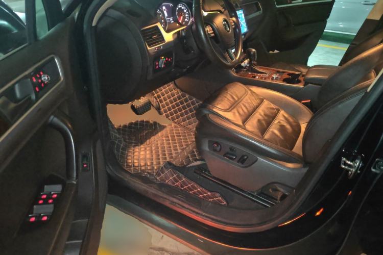 Used Volkswagen Touareg 2011 3.0 TSI Comfort Version Driver Seat