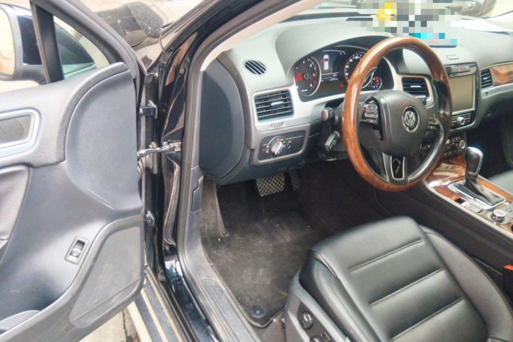 Used Volkswagen Touareg 2011 3.0 TDI Diesel Comfort Version Driver Seat