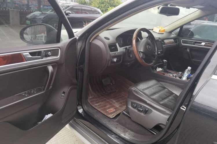 Used Volkswagen Touareg 2011 3.0 TSI Comfort Version Driver Seat