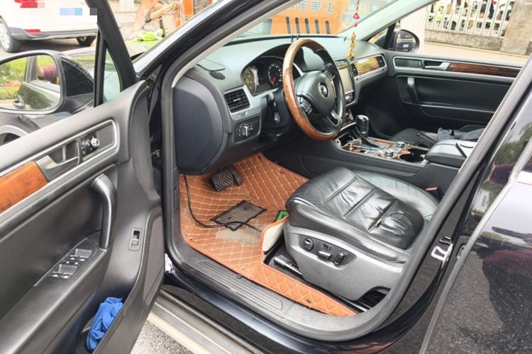 Used Volkswagen Touareg 2011 3.0 TSI Comfort Version Driver Seat