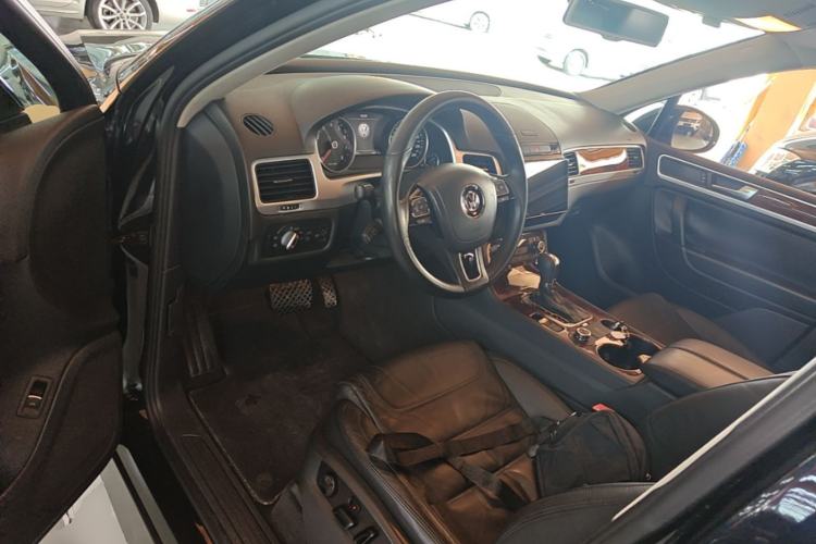 Used Volkswagen Touareg 2011 3.0 TSI Standard Version Driver Seat