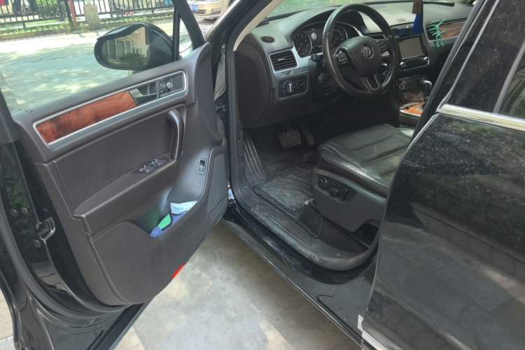 Used Volkswagen Touareg 2011 3.0 TSI Standard Version Driver Seat