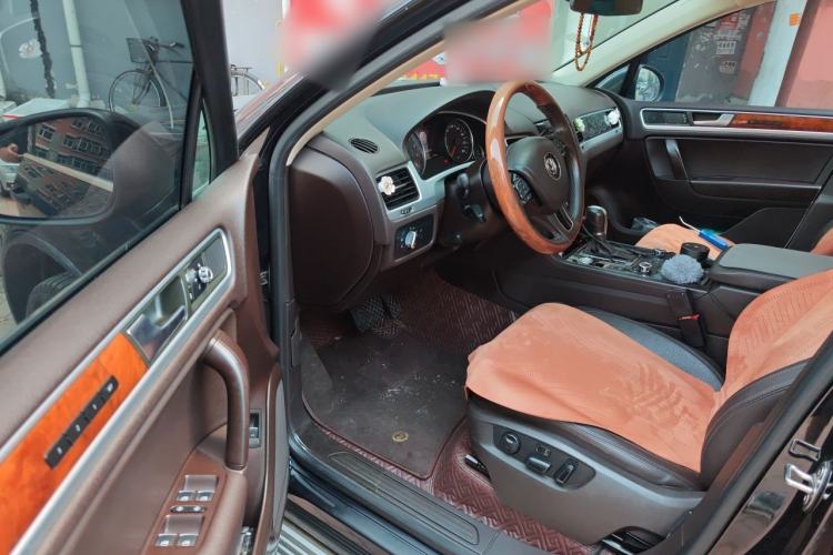 Used Volkswagen Touareg 2011 3.0 TSI High-End Version Driver Seat