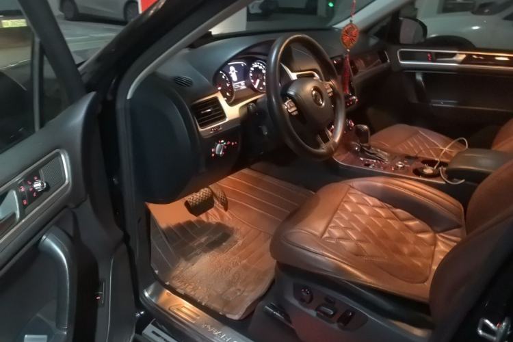 Used Volkswagen Touareg 2011 3.0 TDI Diesel Standard Version Driver Seat
