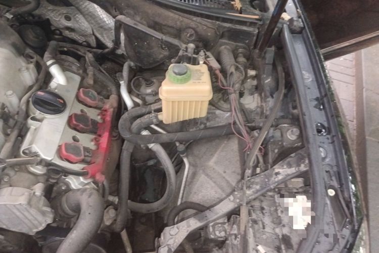 Used Volkswagen Touareg 2011 3.0 TSI Luxury Edition Engine Bay Left
