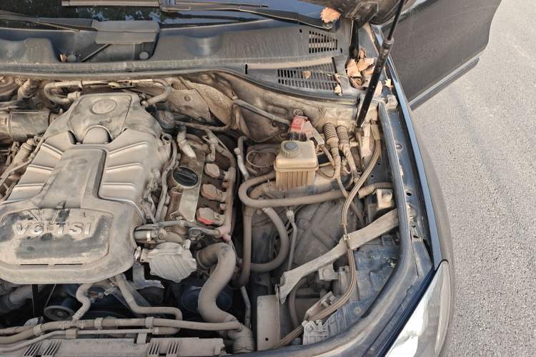 Used Volkswagen Touareg 2011 3.0 TSI Luxury Edition Engine Bay Left