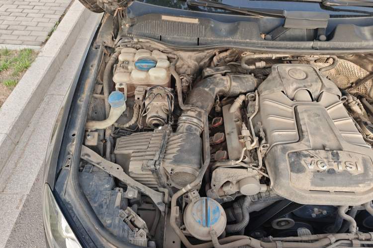 Used Volkswagen Touareg 2011 3.0 TSI Luxury Edition Engine Bay Right