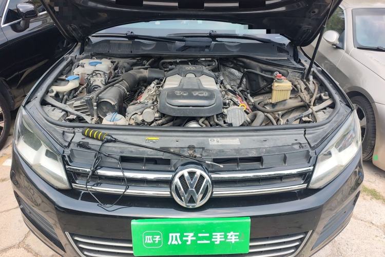 Used Volkswagen Touareg 2011 3.0 TSI Standard Version Engine Bay
