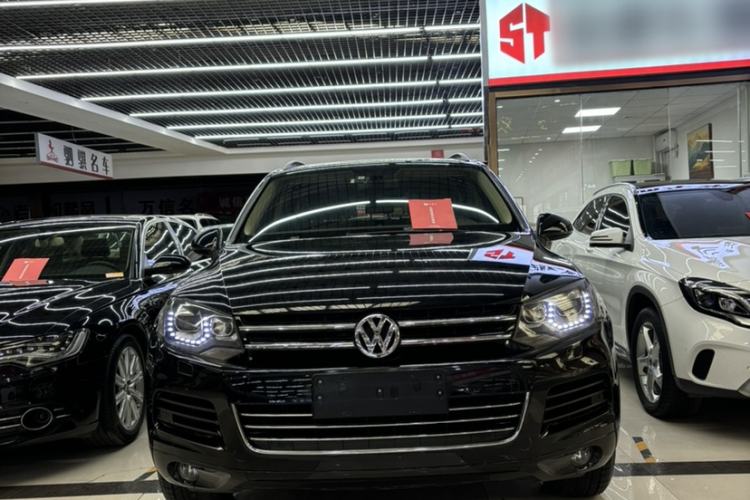 Used Volkswagen Touareg 2011 3.0 TSI Standard Version Exterior 2