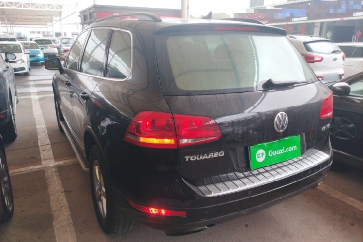 Used Volkswagen Touareg 2011 3.0 TSI Comfort Version Exterior 2