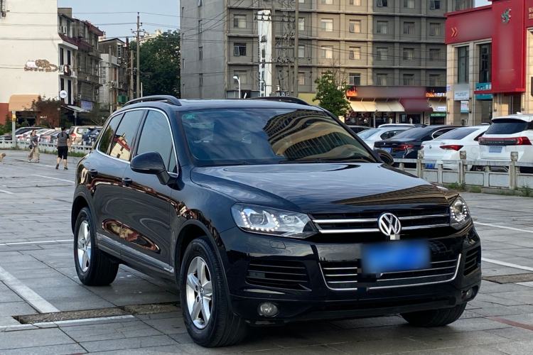 Used Volkswagen Touareg 2011 3.0 TSI Comfort Version Exterior 2