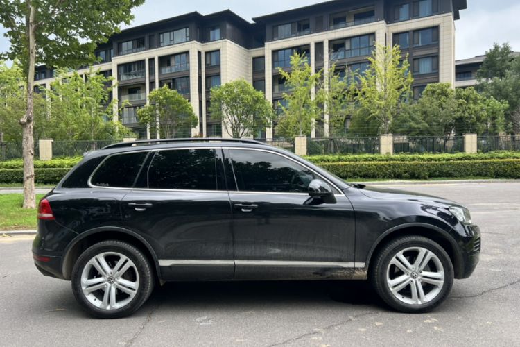 Used Volkswagen Touareg 2011 3.0 TDI Diesel Standard Version Exterior 3