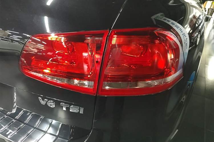 Used Volkswagen Touareg 2011 3.0 TSI Comfort Version Exterior 3