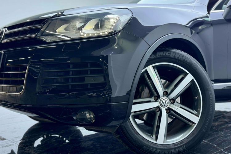 Used Volkswagen Touareg 2011 3.0 TSI Comfort Version Exterior 3