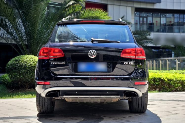 Used Volkswagen Touareg 2011 3.0 TSI Standard Version Exterior 3