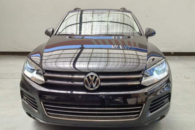 Used Volkswagen Touareg 2011 3.0 TSI Standard Version Exterior 3