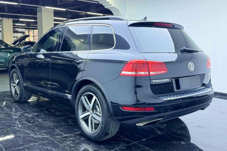 Used Volkswagen Touareg 2011 3.0 TSI Comfort Version Exterior 4