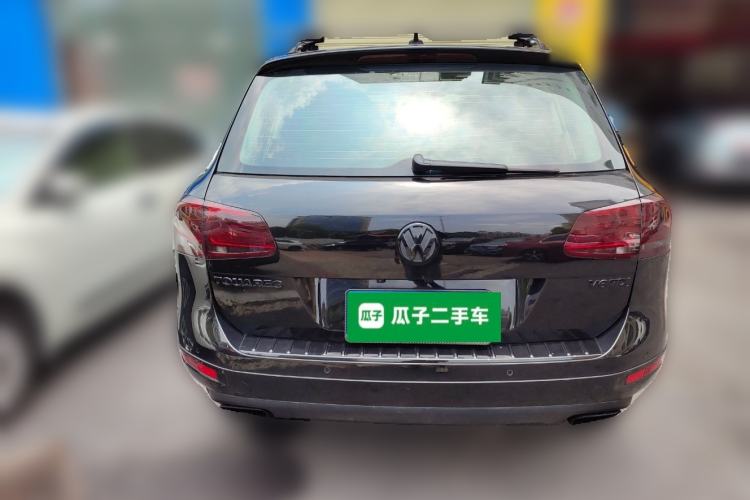 Used Volkswagen Touareg 2011 3.0 TDI Diesel Comfort Version Exterior 4