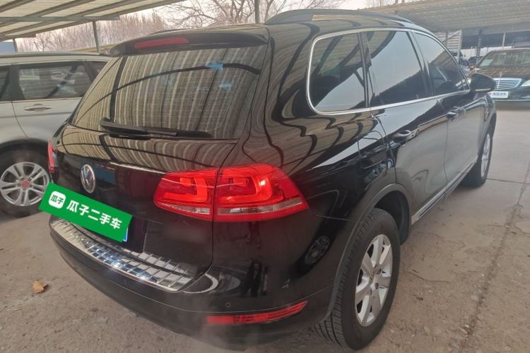 Used Volkswagen Touareg 2011 3.0 TSI Standard Version Exterior 5
