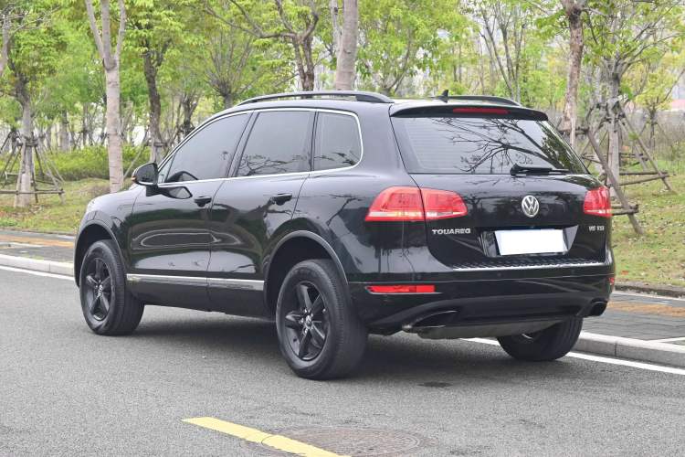 Used Volkswagen Touareg 2011 3.0 TSI Comfort Version Exterior 5