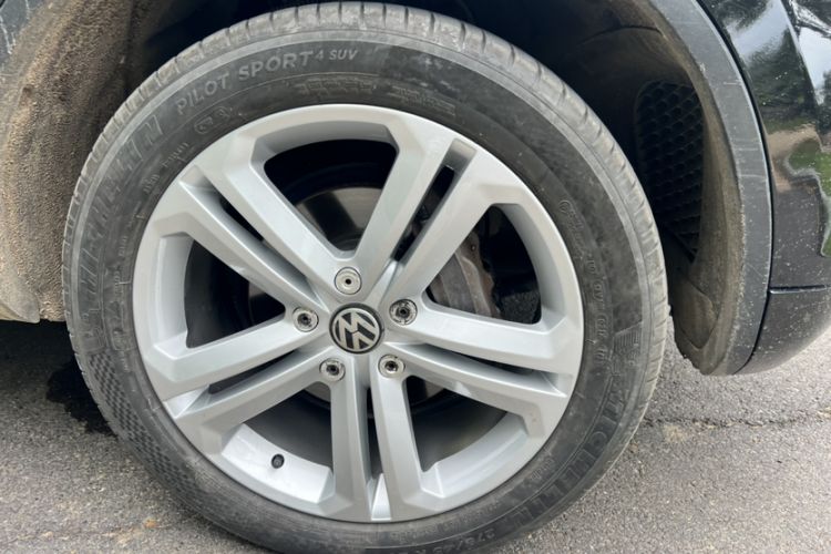 Used Volkswagen Touareg 2011 3.0 TDI Diesel Standard Version Exterior 6
